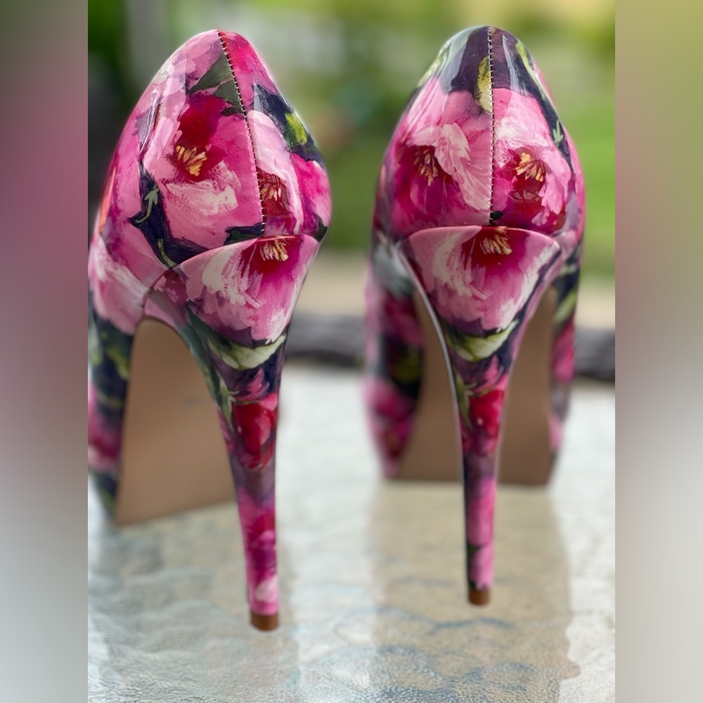 G by Guess Vibrant Pink Floral Heels 7.5 - Picture 5 of 6